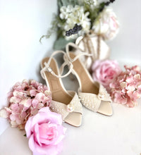 Load image into Gallery viewer, Pearls &amp; Poise Heel