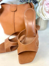 Load image into Gallery viewer, The Chestnut Heel