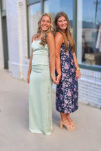 Load image into Gallery viewer, The Noelle Maxi Dress