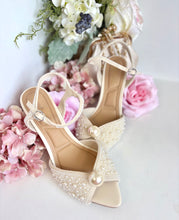 Load image into Gallery viewer, Pearls &amp; Poise Heel