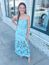 Load image into Gallery viewer, Peony Kiss Midi-Blue