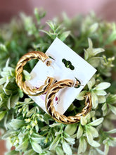 Load image into Gallery viewer, The Aniston Hoops