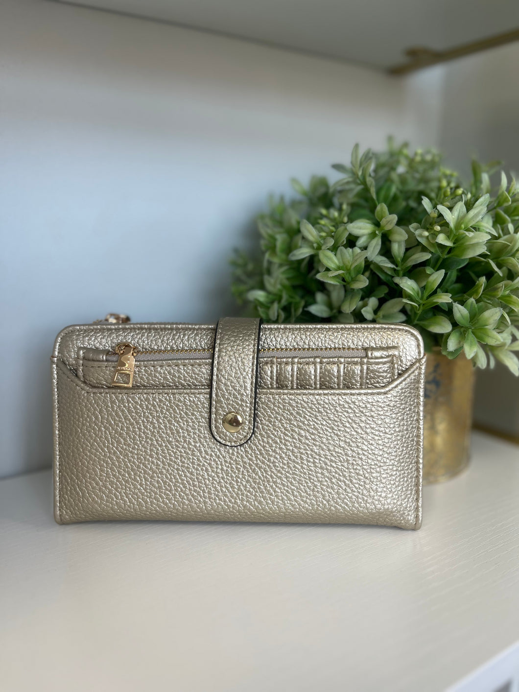 The Macy Snap Wallet