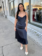 Load image into Gallery viewer, The Luna Luxe Midi