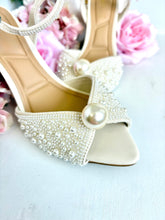 Load image into Gallery viewer, Pearls &amp; Poise Heel