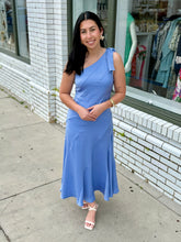 Load image into Gallery viewer, Blow Me Away Midi Dress