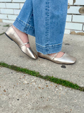 Load image into Gallery viewer, Cider Steps Ballet Flats