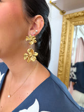 Load image into Gallery viewer, The Goldie Floral Earrings