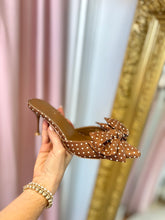 Load image into Gallery viewer, The Pretty In Poise Heel-Brown Polka Dot