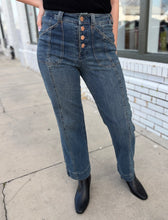Load image into Gallery viewer, The Jill Straight Leg