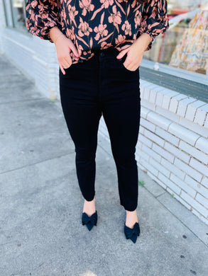 The Linden Cropped Flare-Black