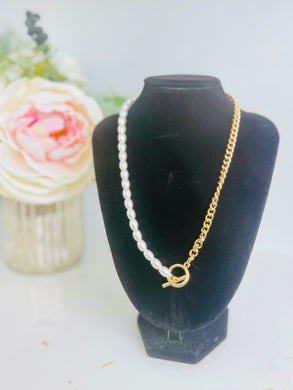 The Estelle Toggle Necklace