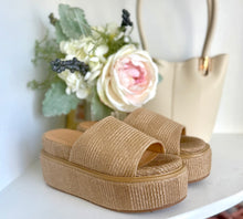 Load image into Gallery viewer, Woven Daydream Platform Sandals