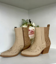 Load image into Gallery viewer, The Prairie Bootie