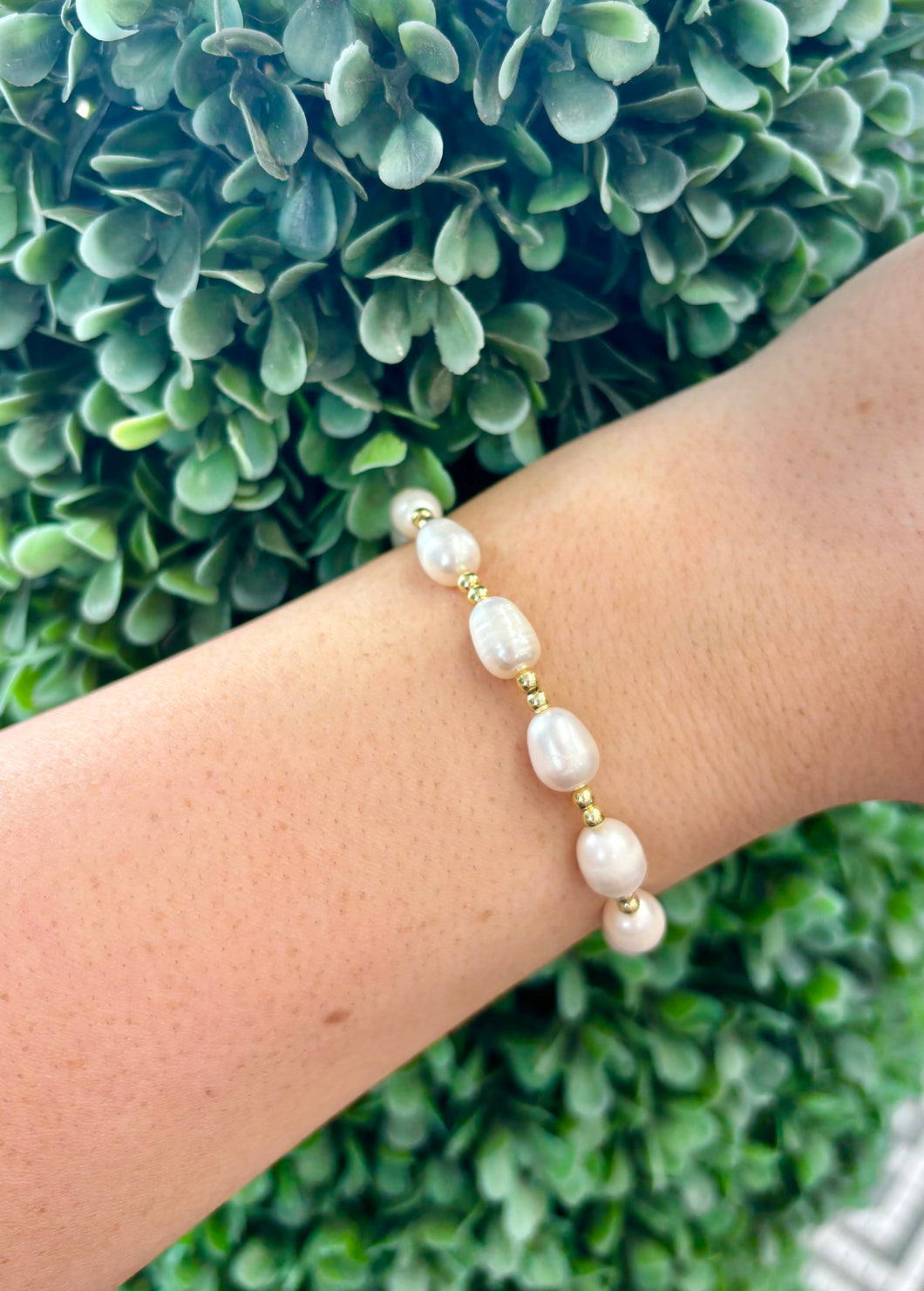 The Monroe Pearl Stretch Bracelet