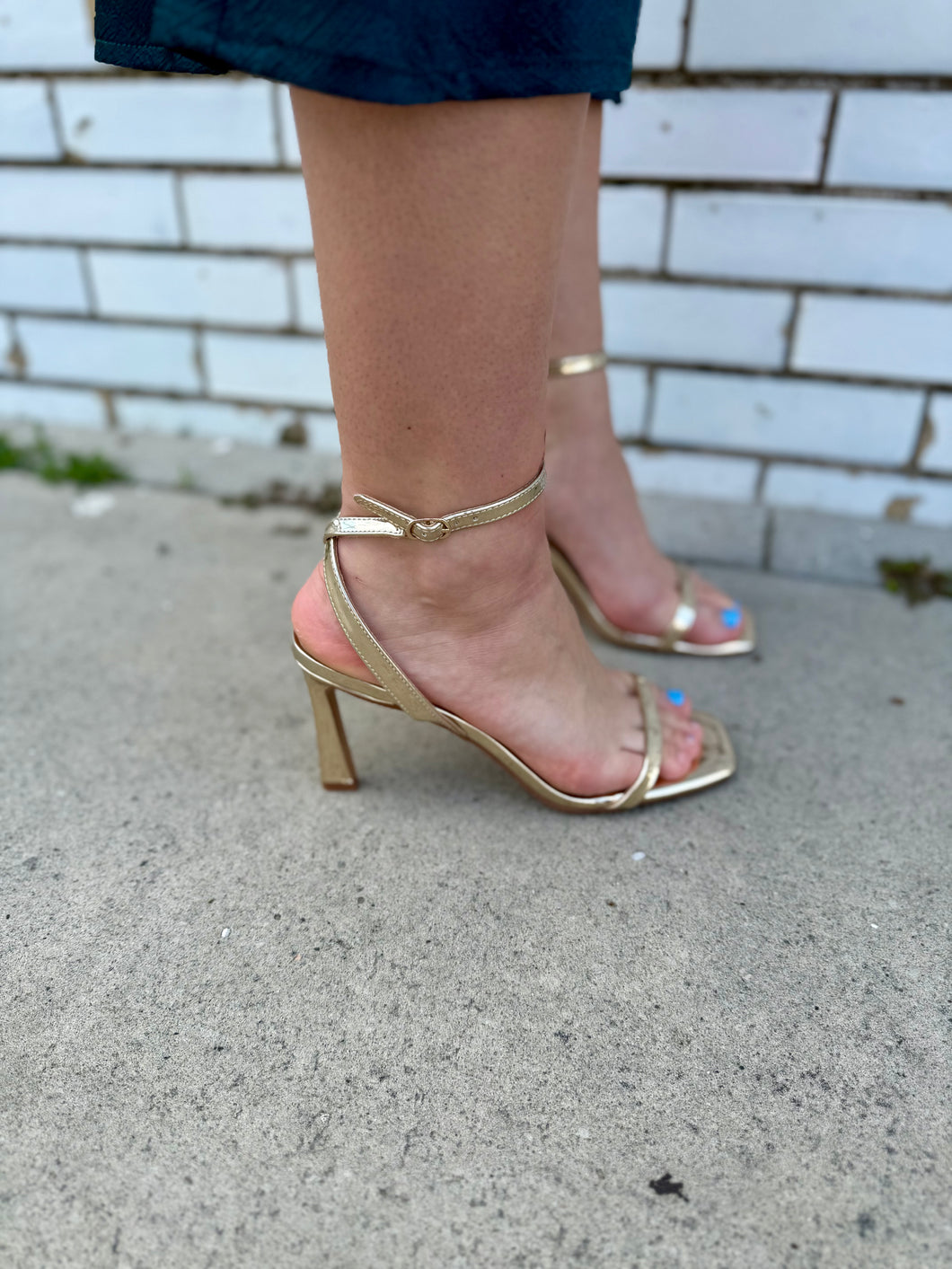 A Midnight Spark Heel-Gold