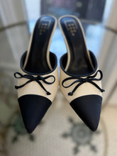 Load image into Gallery viewer, The Two Tone Temptation Heel