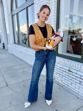 Load image into Gallery viewer, Petal &amp; Pine Vest-Mustard
