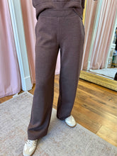 Load image into Gallery viewer, The Oakwood Wide Leg Sweat Pants