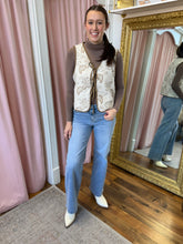 Load image into Gallery viewer, Chestnut Paisley Quilted Vest