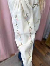 Load image into Gallery viewer, Scalloped Blooms Long Sleeve-Pink