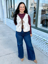 Load image into Gallery viewer, The Fiona Belvue Jeans