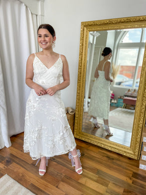 White Petal Elegance Midi