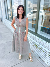 Load image into Gallery viewer, The Evergreen Escape Midi Dress