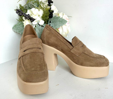 The Main Character Platform-Taupe