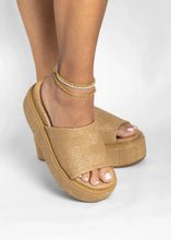 Load image into Gallery viewer, Woven Daydream Platform Sandals